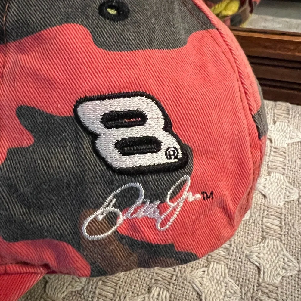 CHASE AUTHENTICS Budweiser Dale Earnhardt Jr #8 NASCAR Camo Adjustable‎ Hat Red